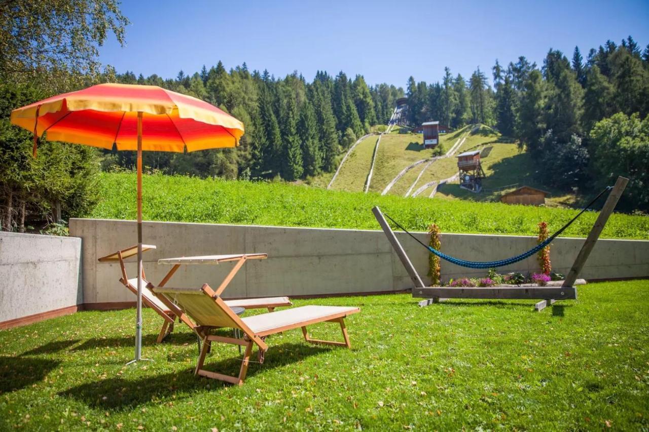 Haus Zur Vogelweide App 6 Apartman Dobbiaco Kültér fotó